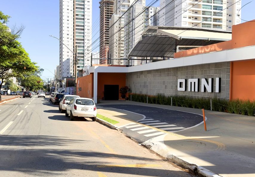 Entrada T-2 do Centro Educacional OMNI
